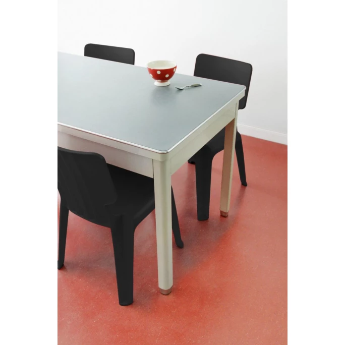 Depot4Design WAIT Stuhl - 47,5x77,x54 cm - schwarz Depot 4 Design Depot4Design WAIT Stuhl - 47,5x77,x54 Cm - Schwarz -qeeboo shop unnamed file 2425