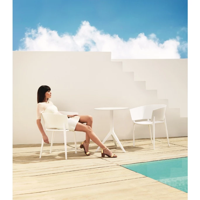 Vondom AFRICA Stuhl mit Armlehnen - 4er Set - 4er Set - 58x53x75 cm - weiß Vondom AFRICA Stuhl Mit Armlehnen - 4er Set - 4er Set - 58x53x75 Cm - Weiß -qeeboo shop unnamed file 262